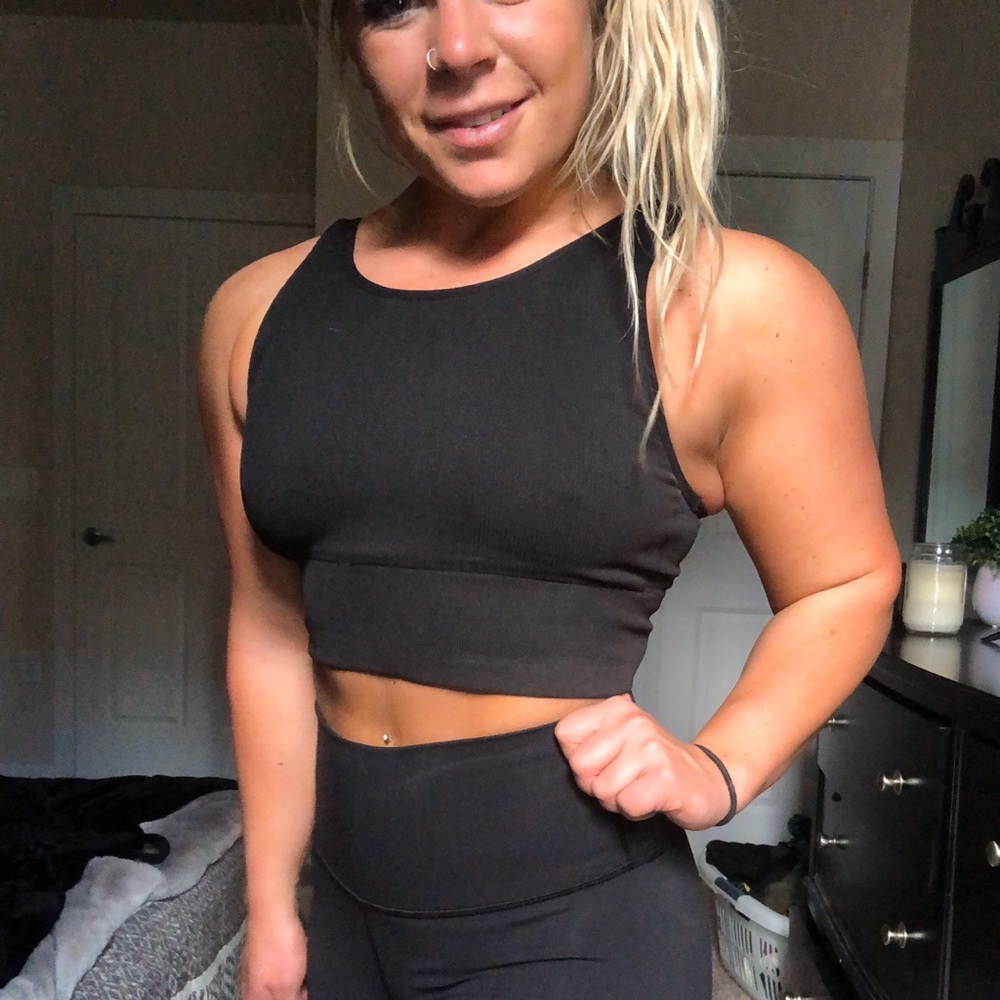 Victoria's Secret Sports Bra/Crop Top